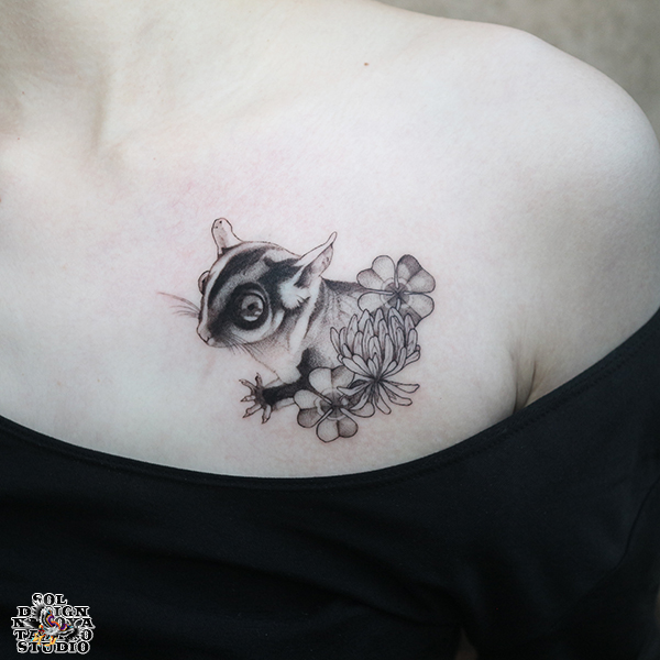 名古屋　タトゥー　女性